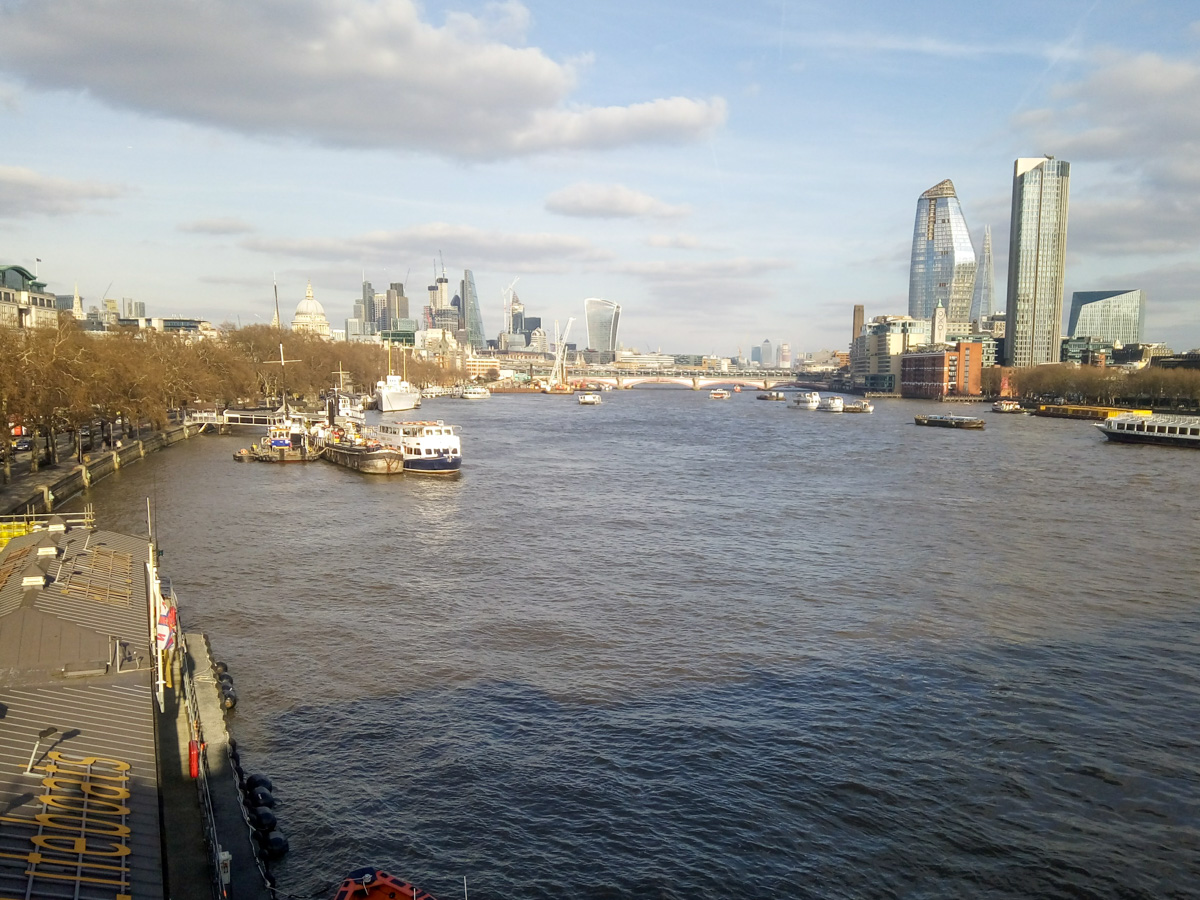 Longer daylight hours in March in London